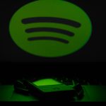Spotify busca novas receitas com expansão para CTV e aumento de preços
