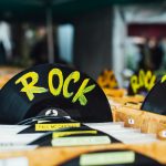 Gigantes do Rock em Movimento: Ringo Starr confirma despedida dos Beatles e Robert Plant revisita o passado