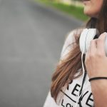 O ano de Olivia Rodrigo: Do headliner no Lollapalooza Brasil 2026 ao ícone fashion da Miu Miu